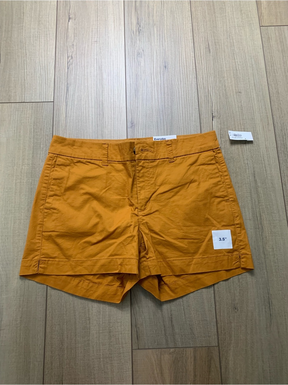 Old Navy Women's Everyday Shorts 3.5 in